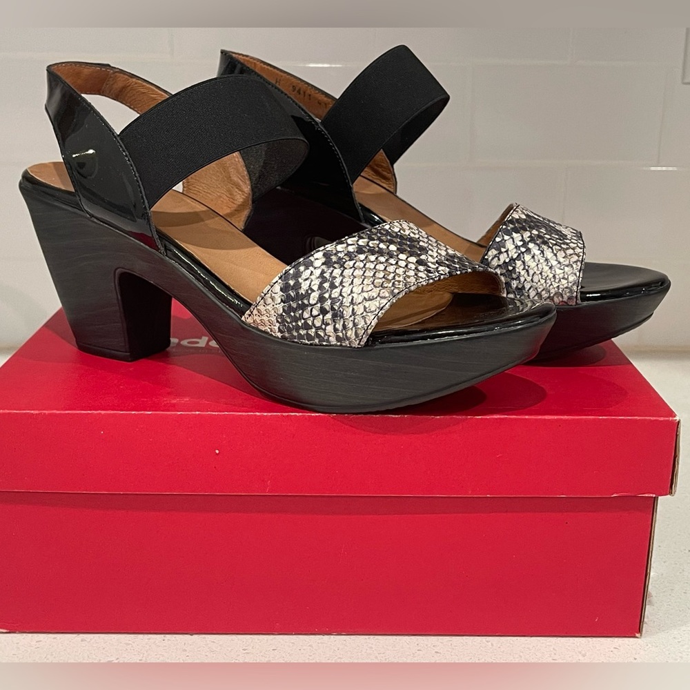 WONDERS Italian Leather Platform Sandals